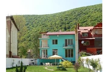 Семейный пансионат Бэиле-Херкулане / Băile Herculane 3